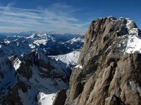 2 - Pohled z Punta Rocca na masiv Marmolady a panorama italských Dolomit.